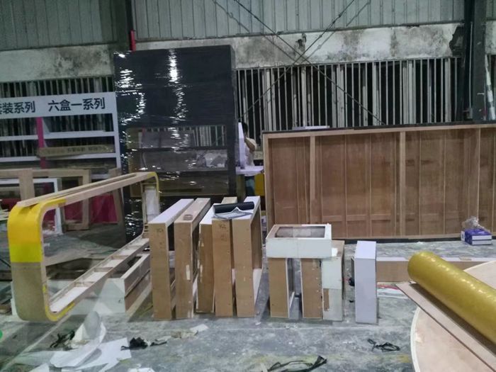 商場展臺裝修設計搭建現(xiàn)場(圖1)