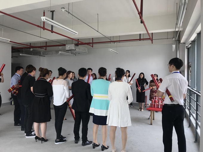上海壹隆企業(yè)辦公室裝修開工現(xiàn)場(圖3)