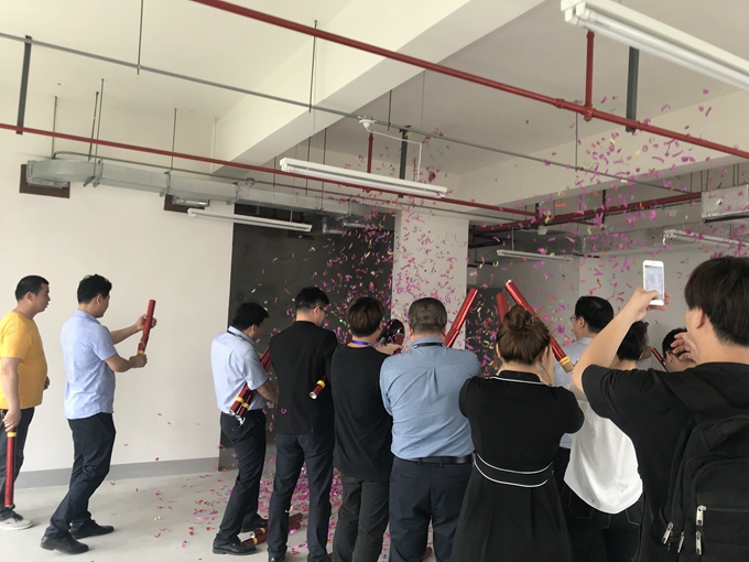 上海壹隆企業(yè)辦公室裝修開工現(xiàn)場(圖4)